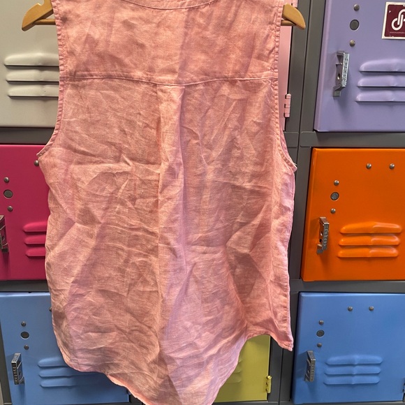Pink Sleeveless Button-Up Top - Picture 2 of 3